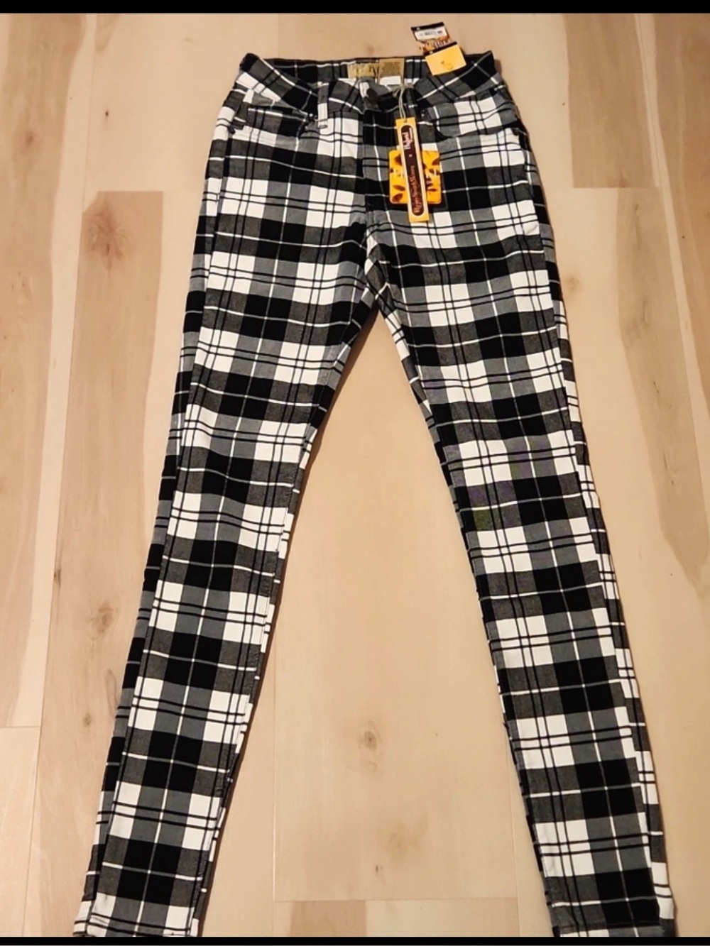 Hybrid & company Black and White Plaid Skinny Pants - Picture 4 of 4